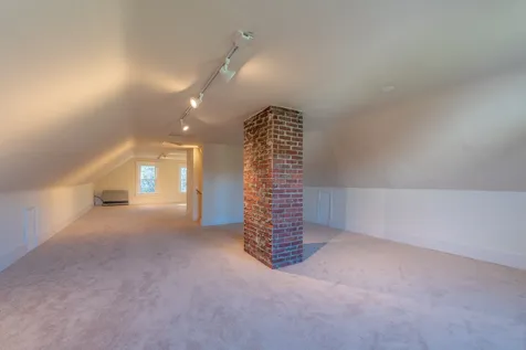 82 Barrett Road New London NH 03257
