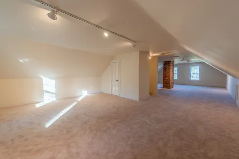 82 Barrett Road New London NH 03257