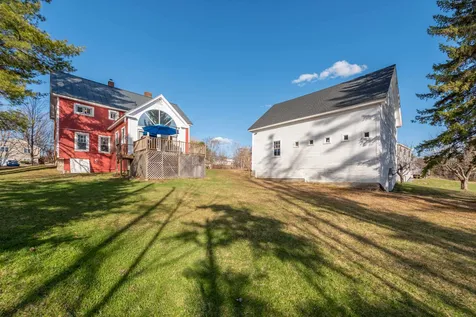 82 Barrett Road New London NH 03257