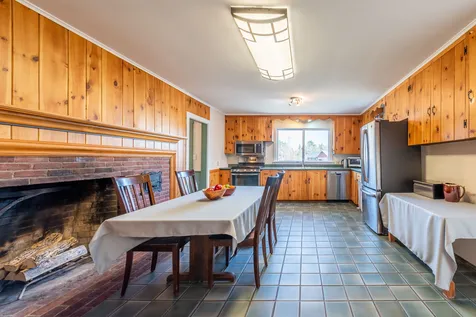 82 Barrett Road New London NH 03257