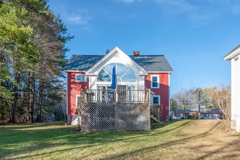 82 Barrett Road New London NH 03257