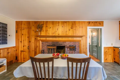 82 Barrett Road New London NH 03257