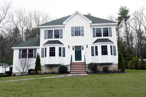 2 Village Way Plaistow NH 03865