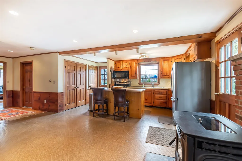 20 Thornell Road Newton NH 03858
