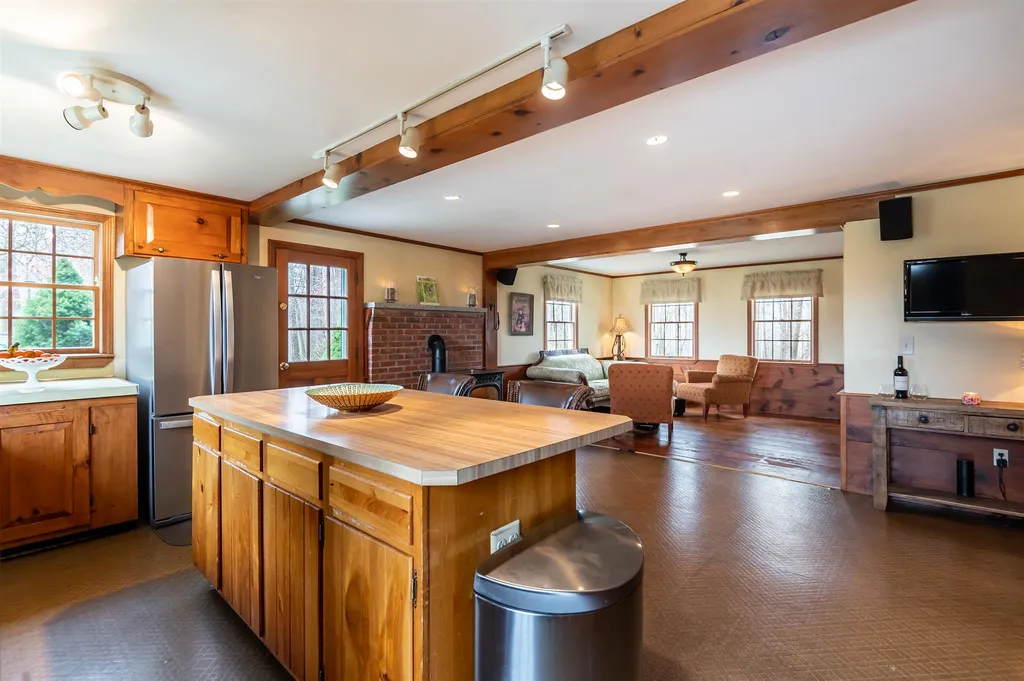 20 Thornell Road Newton NH 03858