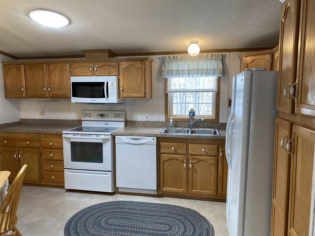 18 Seneca Street Rochester NH 03867