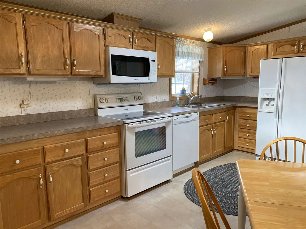18 Seneca Street Rochester NH 03867