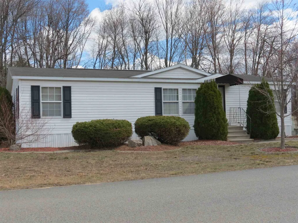 18 Seneca Street Rochester NH 03867