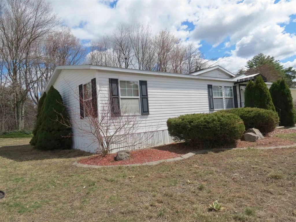 18 Seneca Street Rochester NH 03867