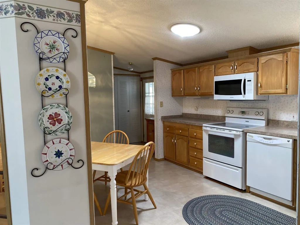 18 Seneca Street Rochester NH 03867