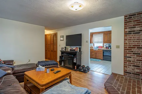 81 Lane Road Derry NH 03038