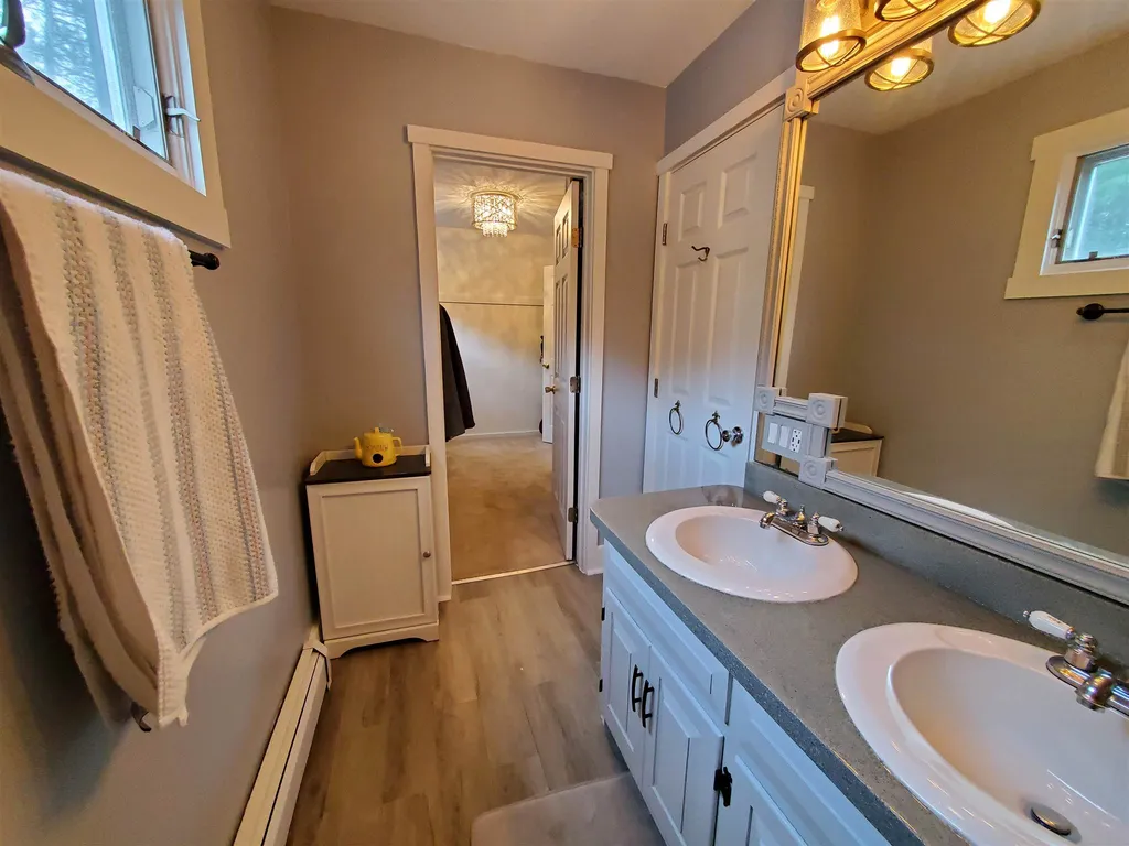 27 Pleasant Street Lebanon NH 03784