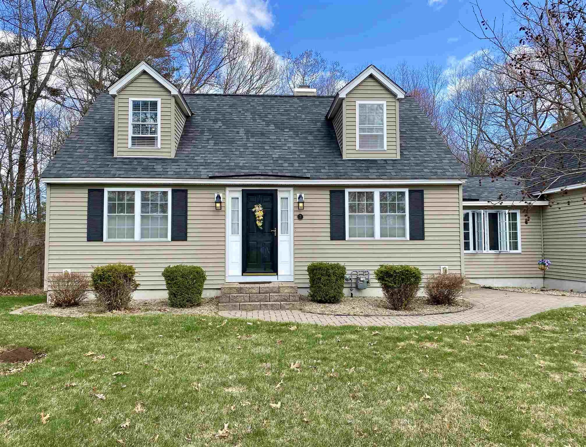 7 Vernon Street Hudson NH 03051
