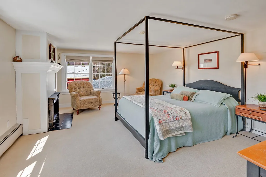 54 Red Clover Lane Mendon VT 05701