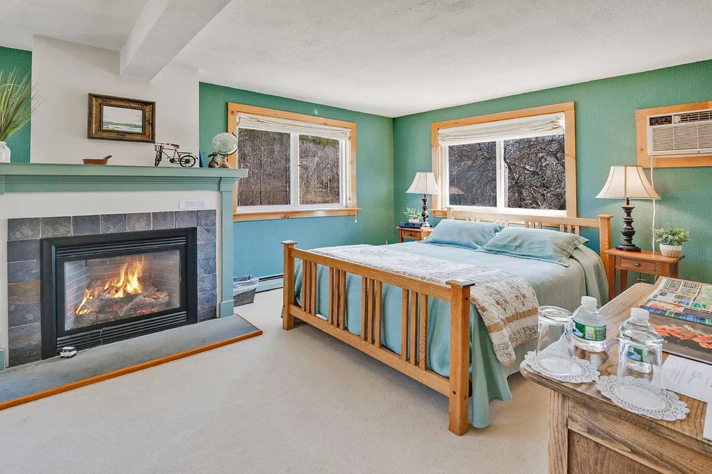54 Red Clover Lane Mendon VT 05701