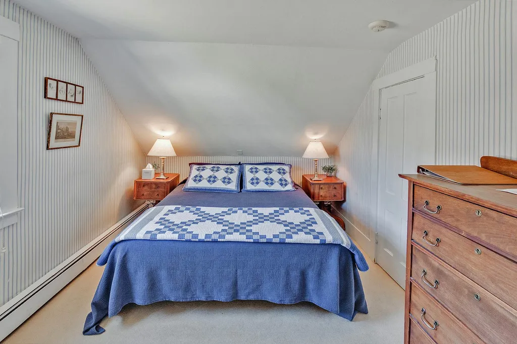 54 Red Clover Lane Mendon VT 05701