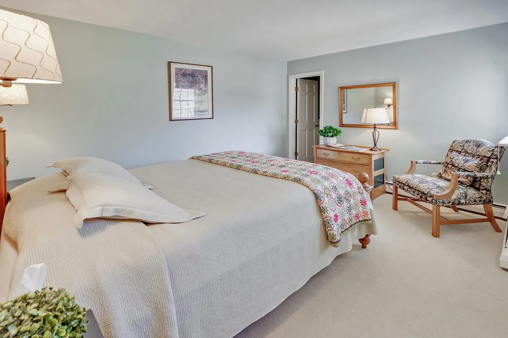 54 Red Clover Lane Mendon VT 05701