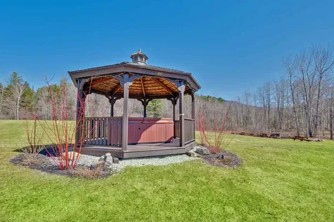 54 Red Clover Lane Mendon VT 05701