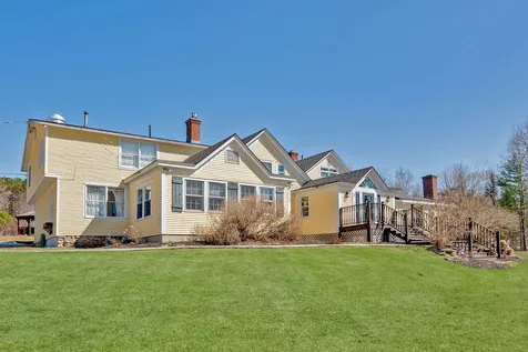 54 Red Clover Lane Mendon VT 05701