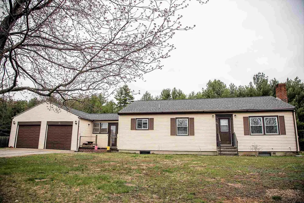 24 Danville Road Kingston NH 03848
