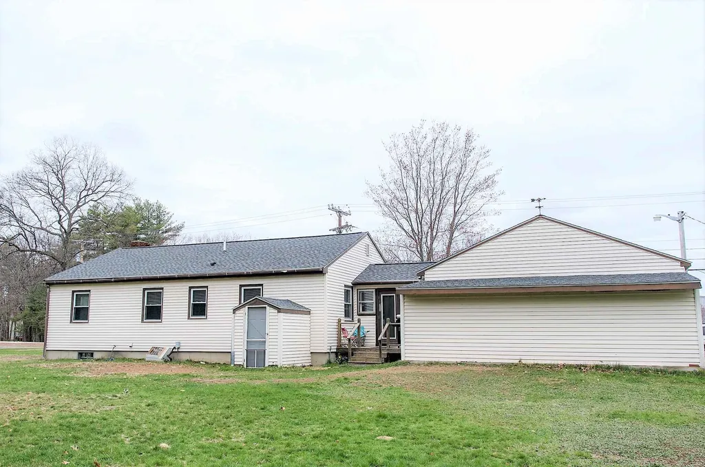 24 Danville Road Kingston NH 03848