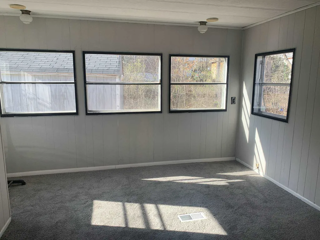 10 Heritage Drive Eliot ME 03903