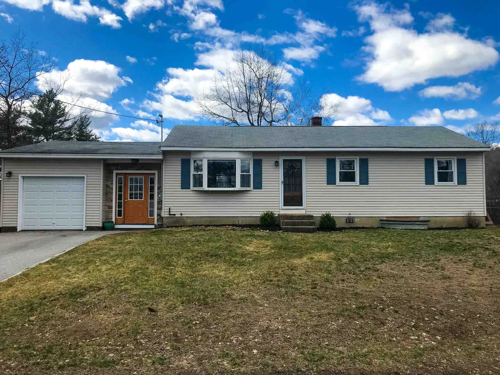 17 Birch Hill Road Hooksett NH 03106