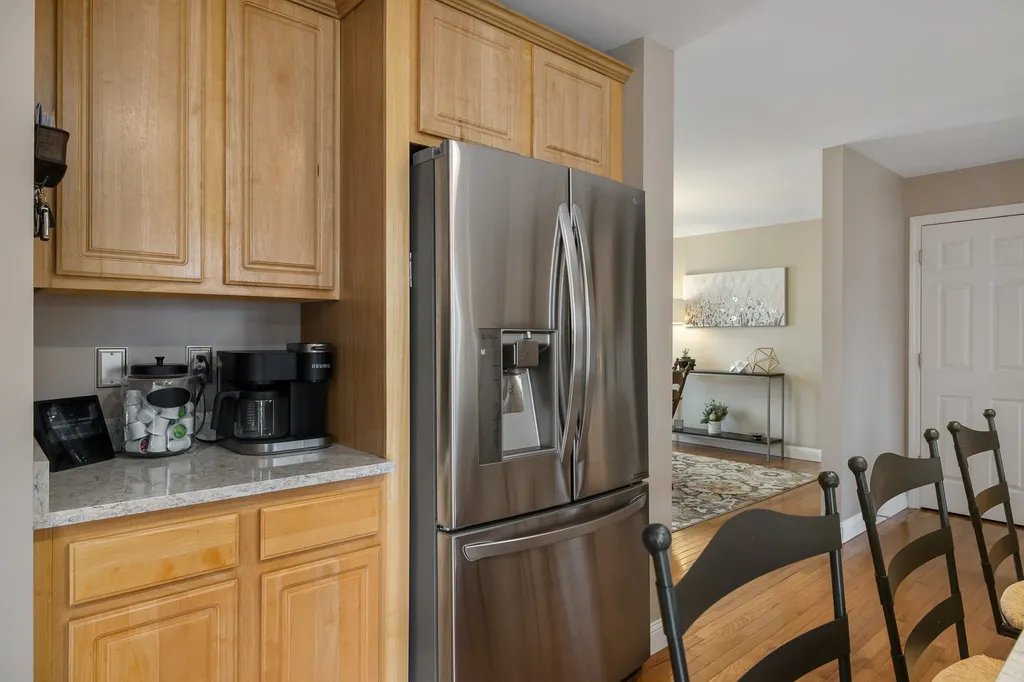 30 Pond Road Raymond NH 03077