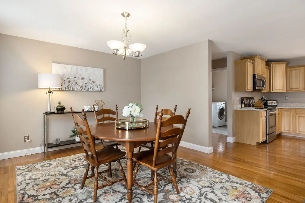 30 Pond Road Raymond NH 03077