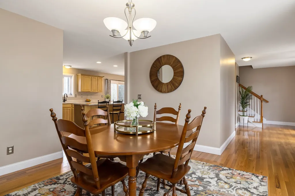 30 Pond Road Raymond NH 03077