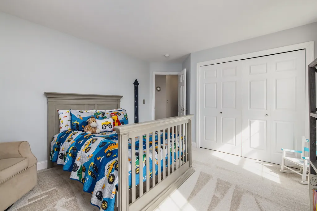 30 Pond Road Raymond NH 03077