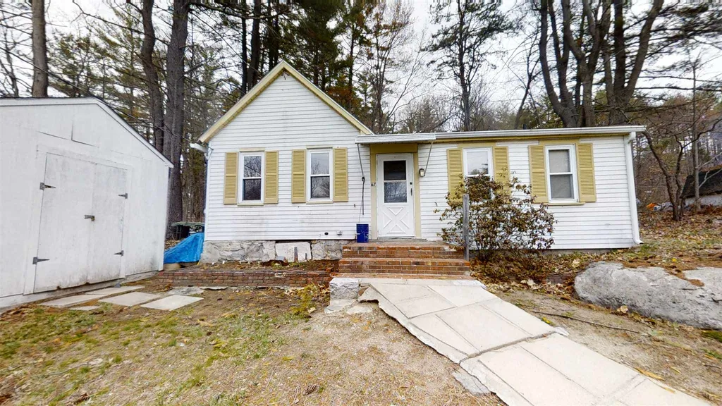 67 Elm Street Goffstown NH 03045