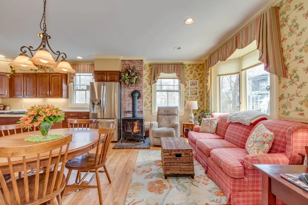 8 Pine Street Concord NH 03301