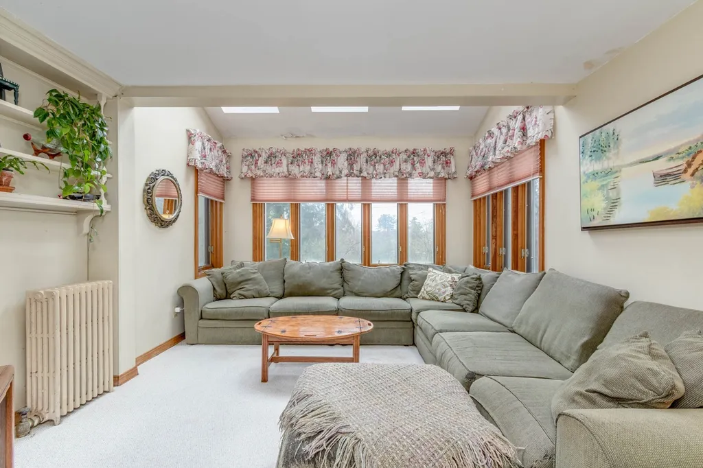 8 Pine Street Concord NH 03301