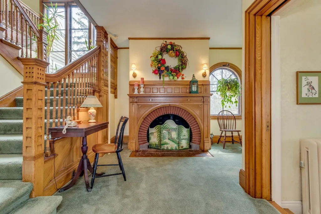 8 Pine Street Concord NH 03301