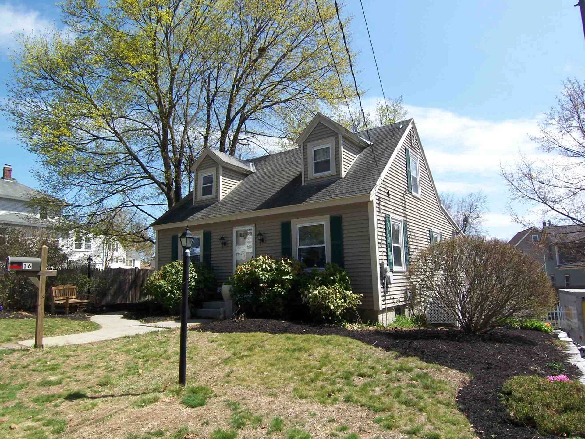 16 Pasadena Avenue Nashua NH 03064-2045