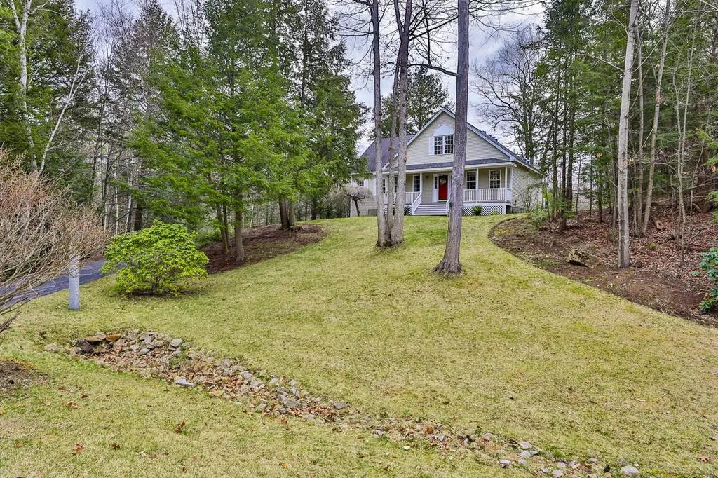 8 Quarry Court Auburn NH 03032