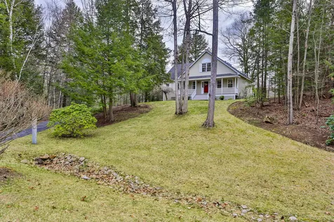 8 Quarry Court Auburn NH 03032