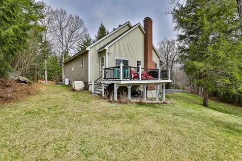 8 Quarry Court Auburn NH 03032