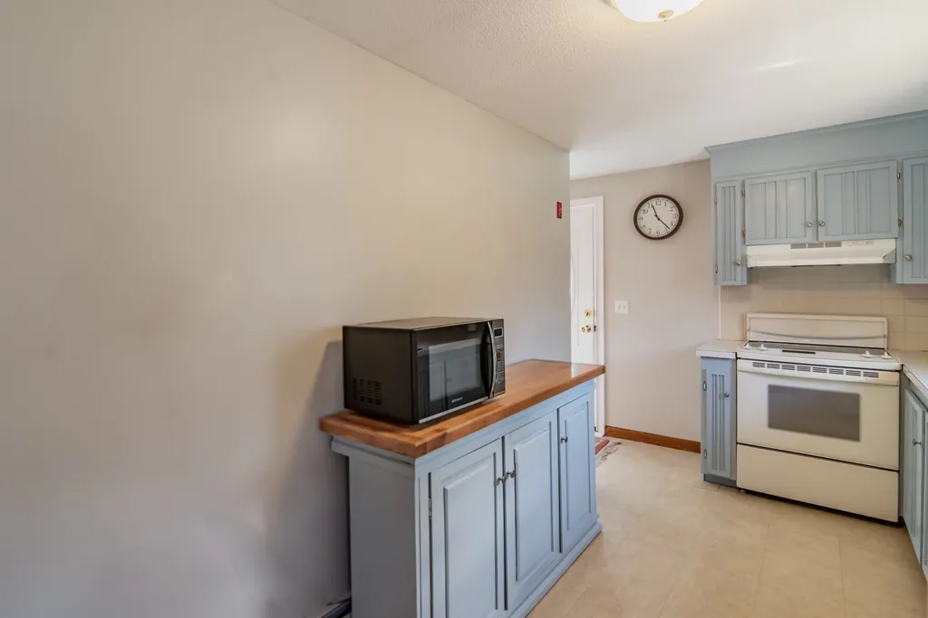 60 Highland Street Newton NH 03858