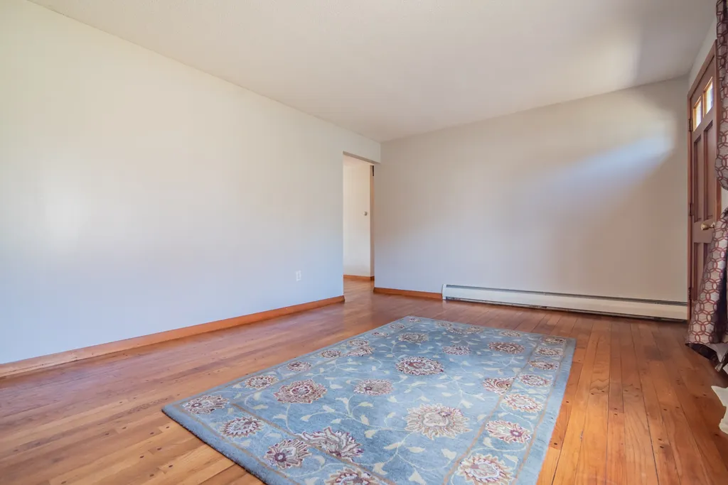 60 Highland Street Newton NH 03858