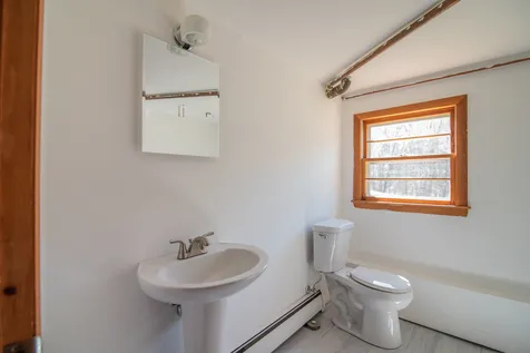 60 Highland Street Newton NH 03858