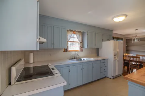 60 Highland Street Newton NH 03858