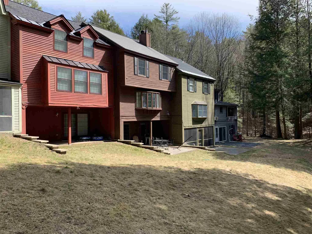 824 Hard Road Hartford VT 05059