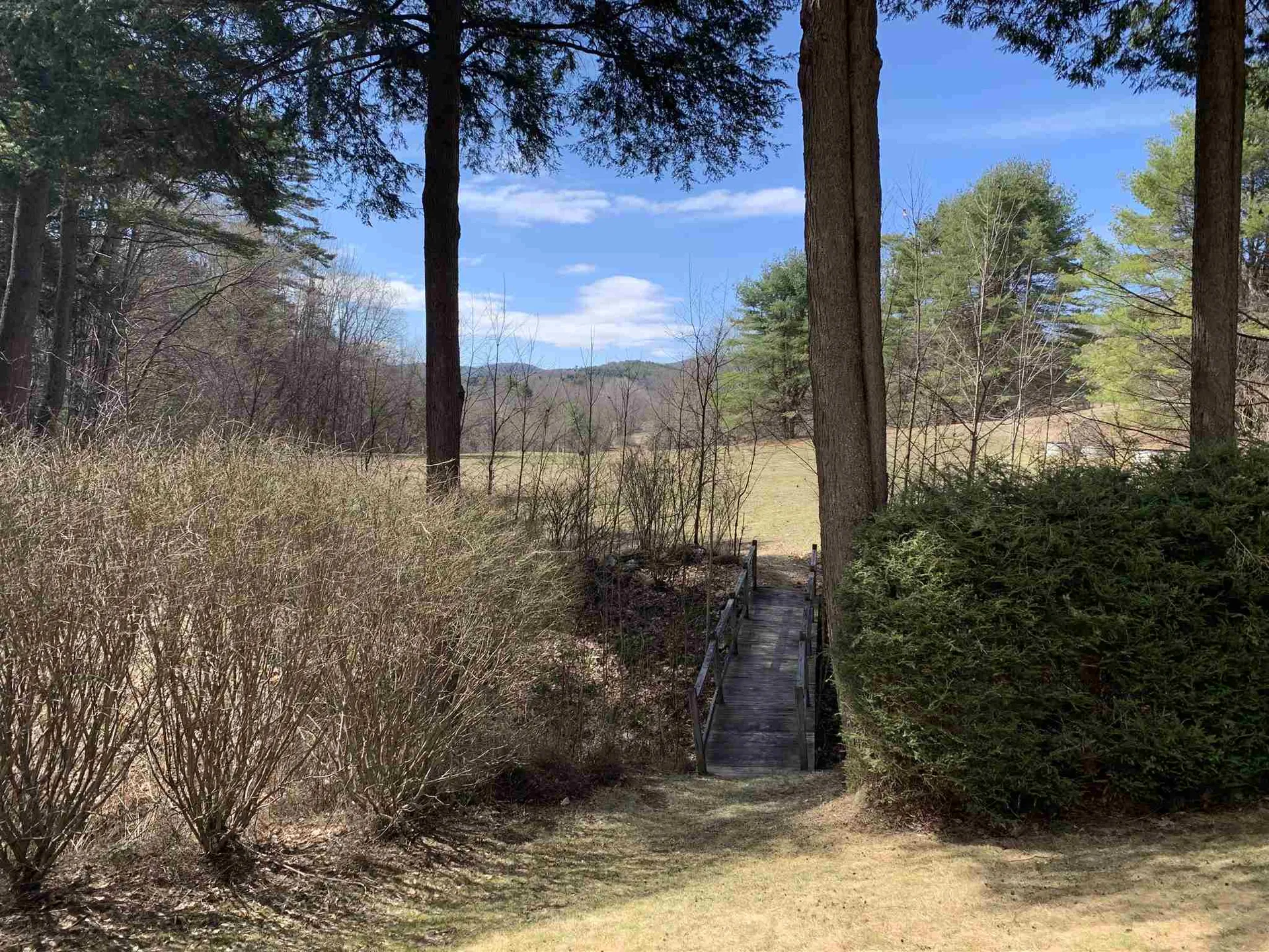 824 Hard Road Hartford VT 05059