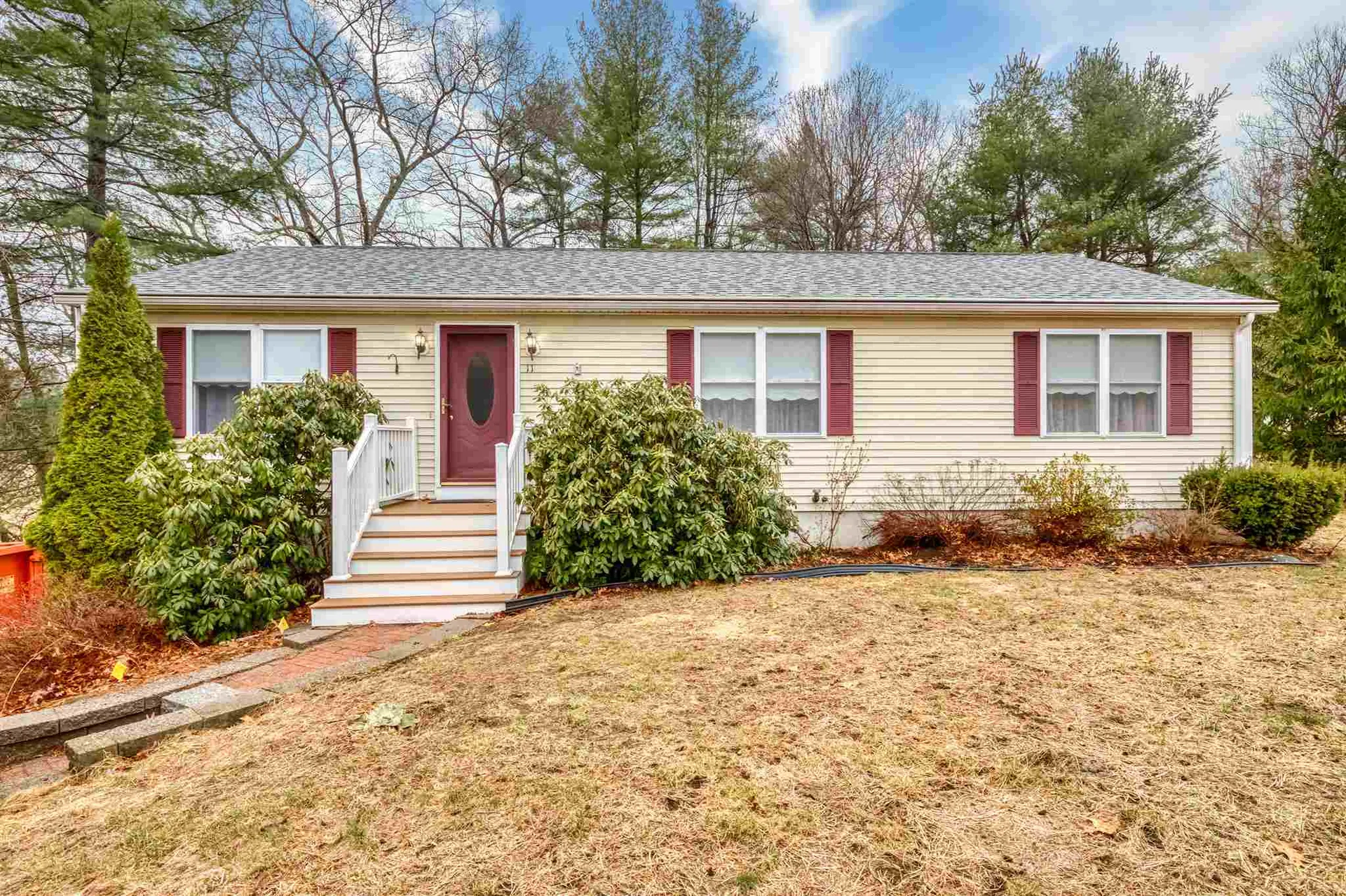 11 Laurel Avenue Plaistow NH 03865