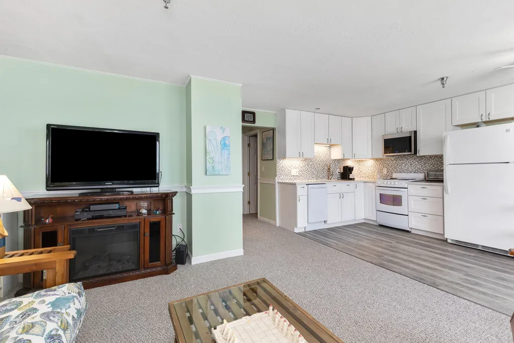 19 Atlantic Avenue Hampton NH 03842