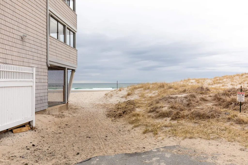 19 Atlantic Avenue Hampton NH 03842
