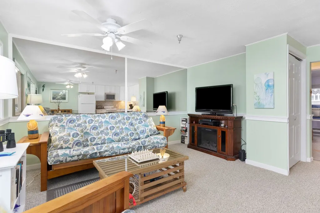 19 Atlantic Avenue Hampton NH 03842