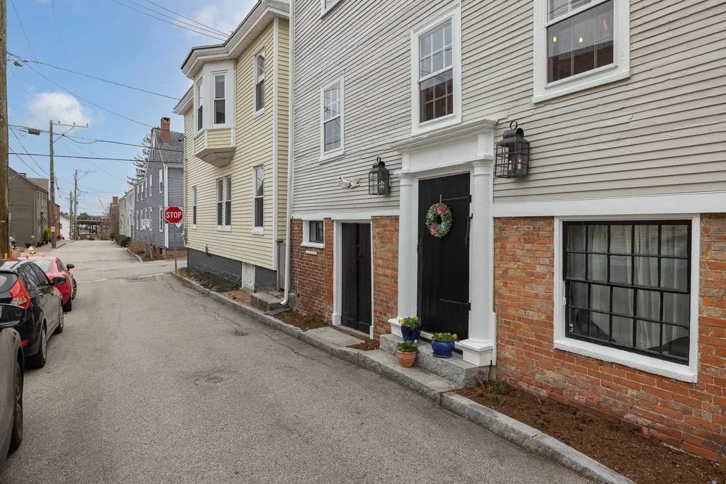 138 Gates Street Portsmouth NH 03801